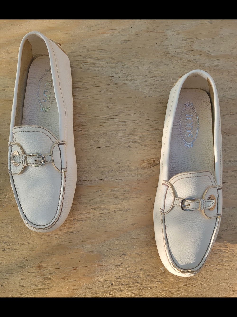 Tod’s Ivory  Pebbled Leather Driving Loafers Size 10 - Luxury Slip-On Flats